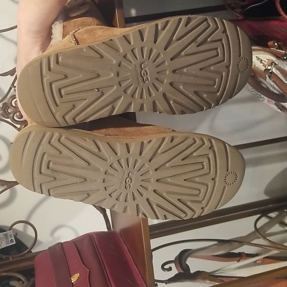 UGG Premium Classic Tall 3-Button Boots / chestnut - Picture 7 of 10